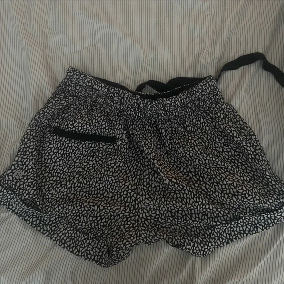 Lululemon shorts size 6 - worn once - Picture 2 of 3